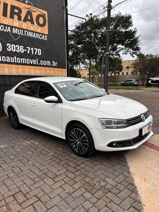 VOLKSWAGEN JETTA 2.0 COMFORTLINE FLEX 4P MANUAL